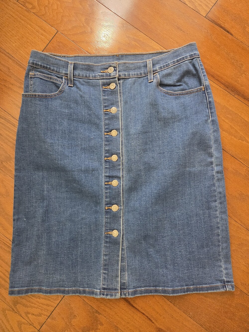 Levi’s Blue Denim Button Front A-Line Knee-Length Midi Skirt - Size 31